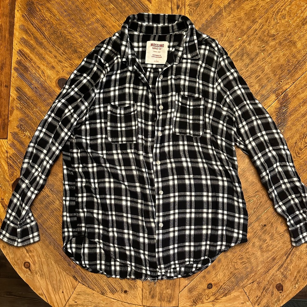Mossimo Supply Co. Super Soft Black and White Button Down Shirt